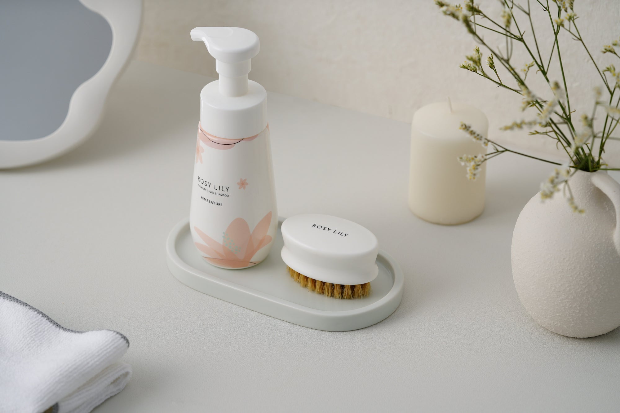 ROSY LILY - 5つの選べる香りのシューズシャンプー